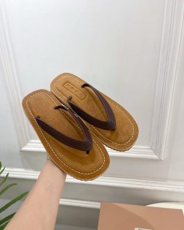 Miu Miu Buty, sandaly klapki, skora