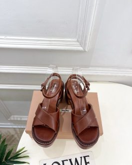 Miu Miu Buty, sandaly klapki, skora