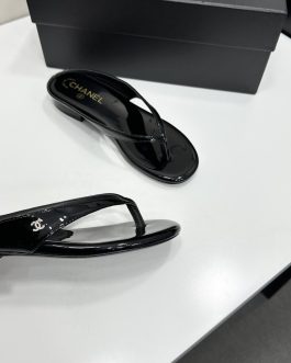 Chanel Buty, sandaly klapki, skora