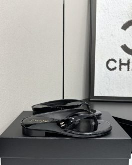 Chanel Buty, sandaly klapki, skora