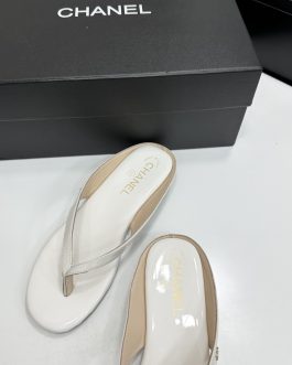 Chanel Buty, sandaly klapki, skora