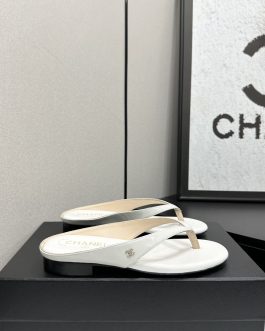 Chanel Buty, sandaly klapki, skora