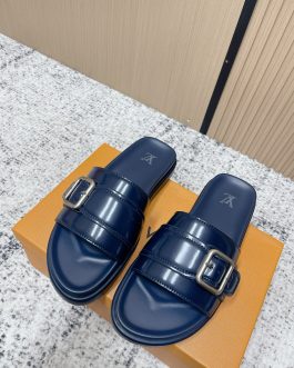 Louis Vuitton Buty, sandaly klapki, skora