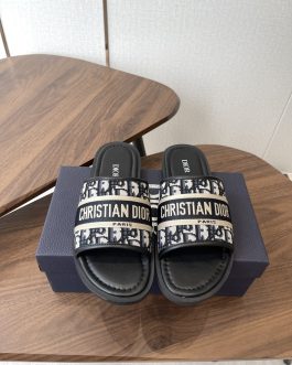 Dior Buty, sandaly klapki, skora