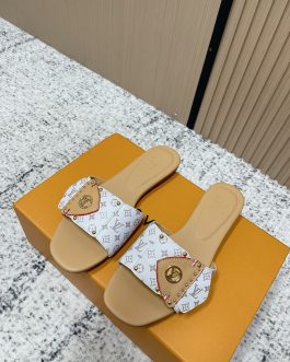 Louis Vuitton Buty, sandaly klapki, skora