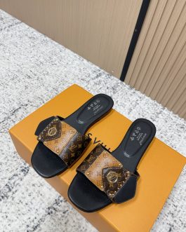 Louis Vuitton Buty, sandaly klapki, skora