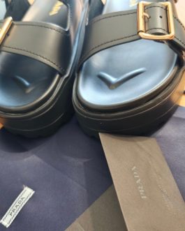 Prada Buty, sandaly klapki, skora