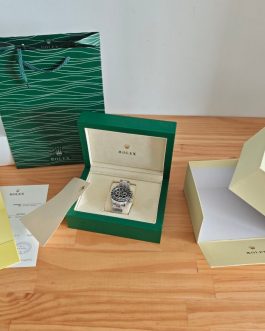 Elegancki piękny klasyczny zegarek Rolex